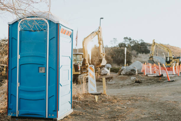 Best Portable toilet rental cost  in Eastmont, WA